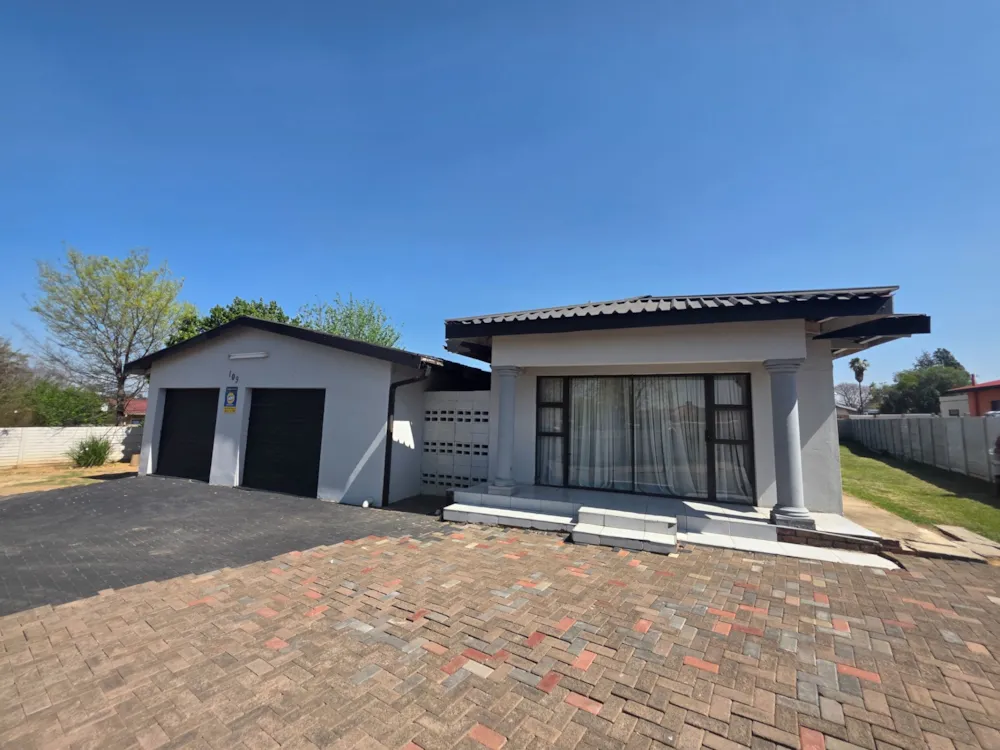 House for sale in Newcastle - 1NW1752026
