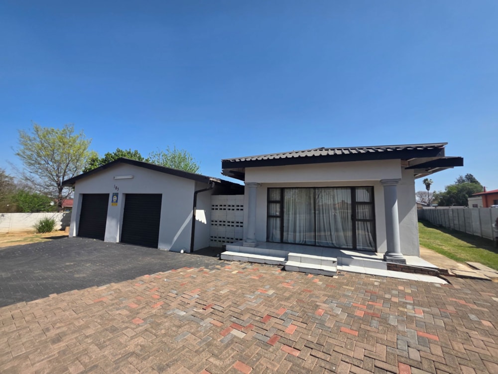House for sale in Newcastle - 1NW1752026 House for sale in Newcastle - 1NW1752026