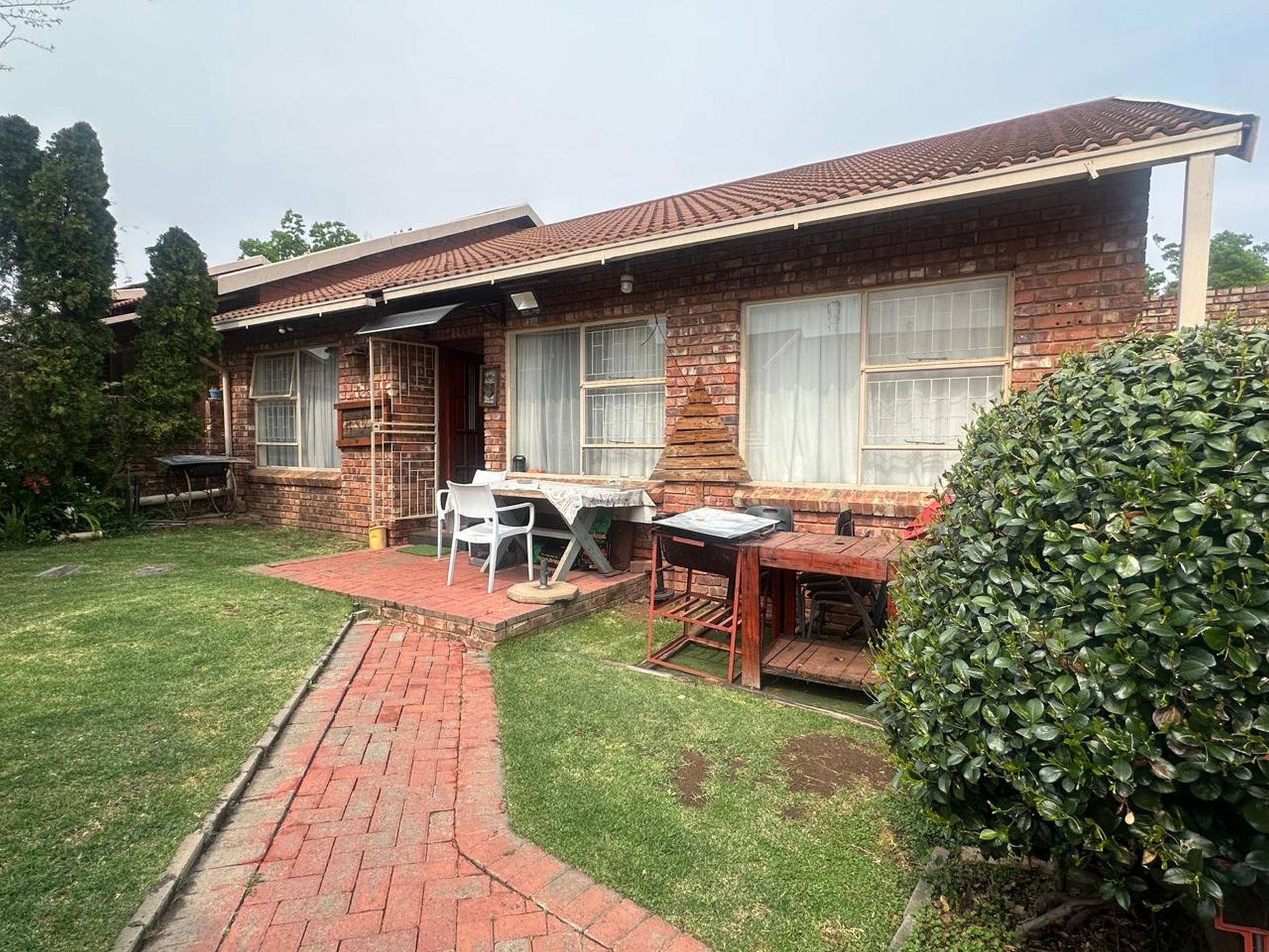 Townhouse to rent in Uitsig, Bloemfontein - 1BX1751644