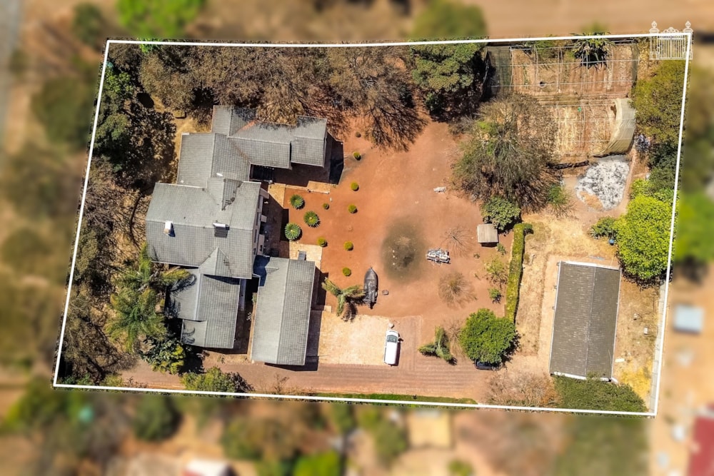 Double-storey house for sale in Helensvale, Zimbabwe - 3ZB1751493 Double-storey house for sale in Helensvale, Zimbabwe - 3ZB1751493