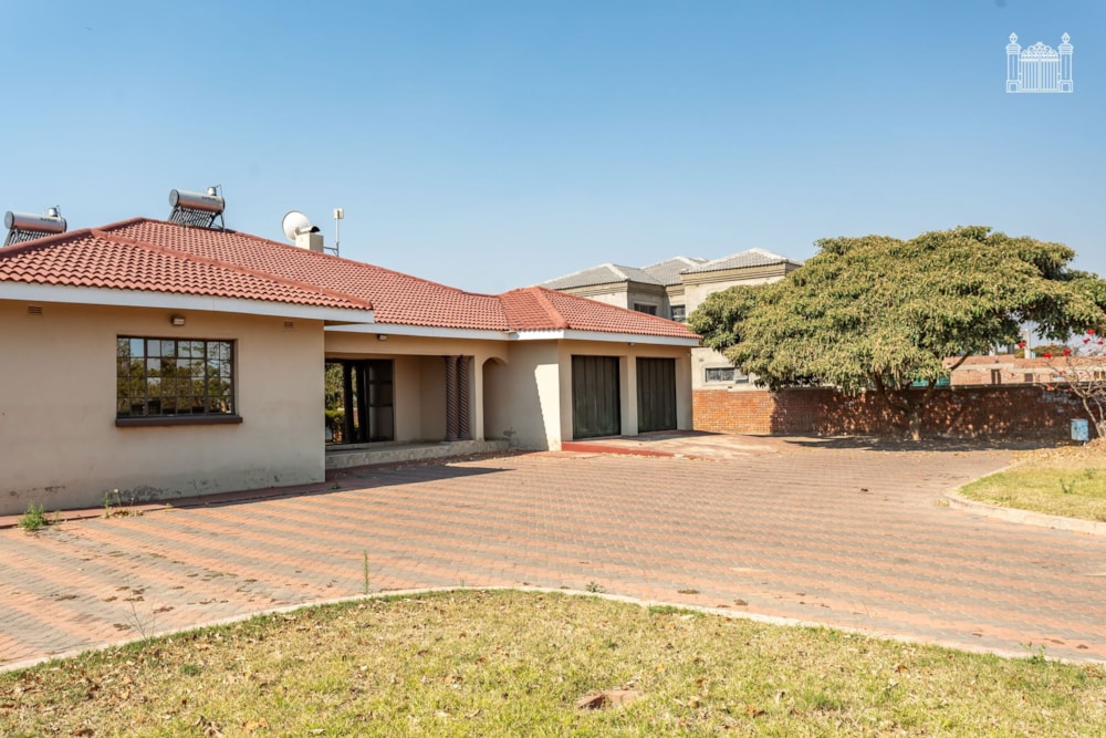 House for sale in Arlington, Zimbabwe - 3ZB1751507 House for sale in Arlington, Zimbabwe - 3ZB1751507