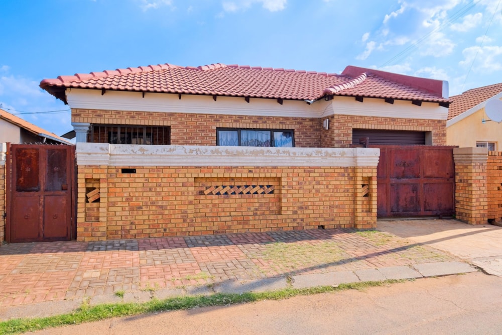 House for sale in Chiawelo - RDT1752428