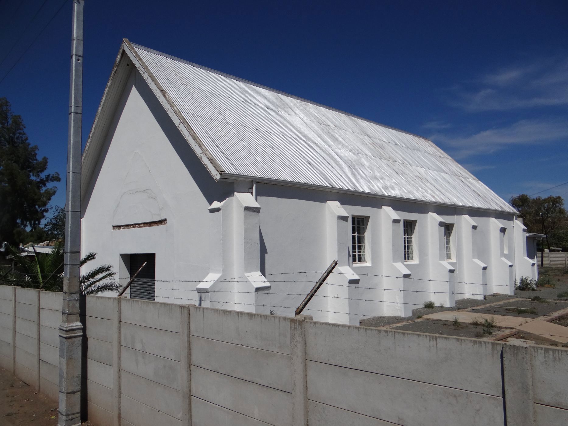 Commercial retail property for sale in Middedorp, Beaufort West - 1KK1751635