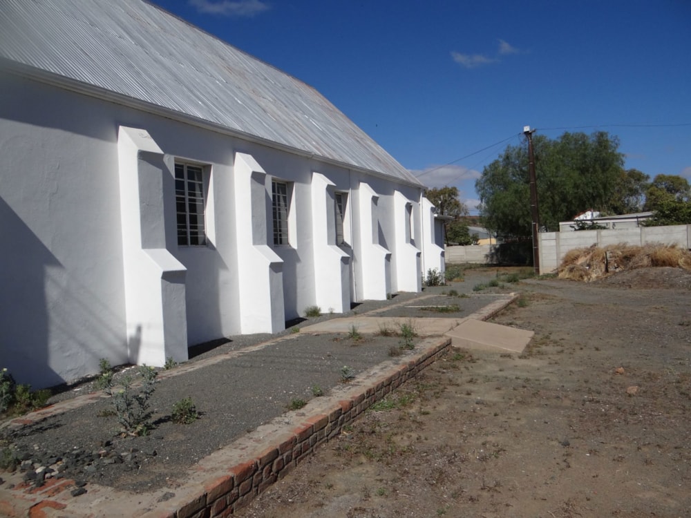 Commercial retail property for sale in Middedorp, Beaufort West - 1KK1751635 Commercial retail property for sale in Middedorp, Beaufort West - 1KK1751635