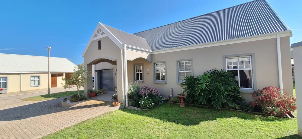 Retirement home for sale in Oudtshoorn North - 1OU1751930 Retirement home for sale in Oudtshoorn North - 1OU1751930