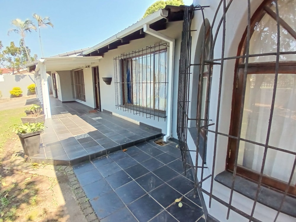House for sale in Grosvenor, Port Shepstone - 1PSH1752039 House for sale in Grosvenor, Port Shepstone - 1PSH1752039