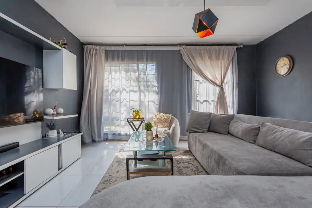 Townhouse for sale in Whitney Gardens - BED1752058