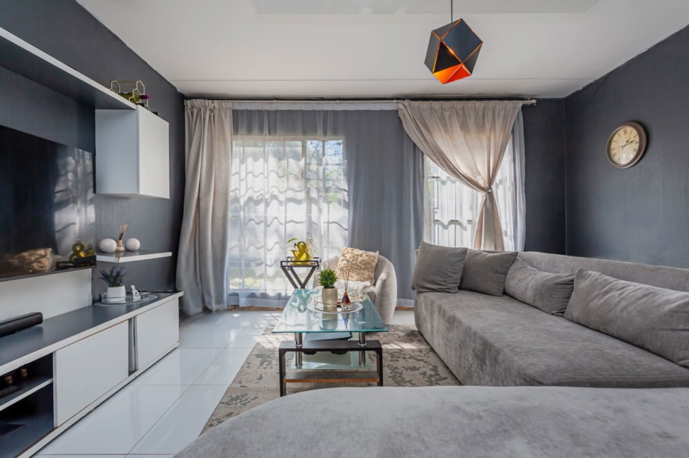 Townhouse for sale in Whitney Gardens - BED1752058
