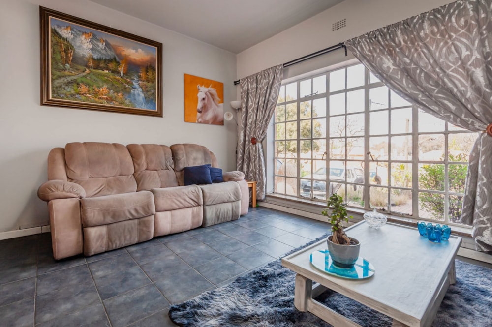 Double-storey house for sale in Elsburg - BED1752874 Double-storey house for sale in Elsburg - BED1752874