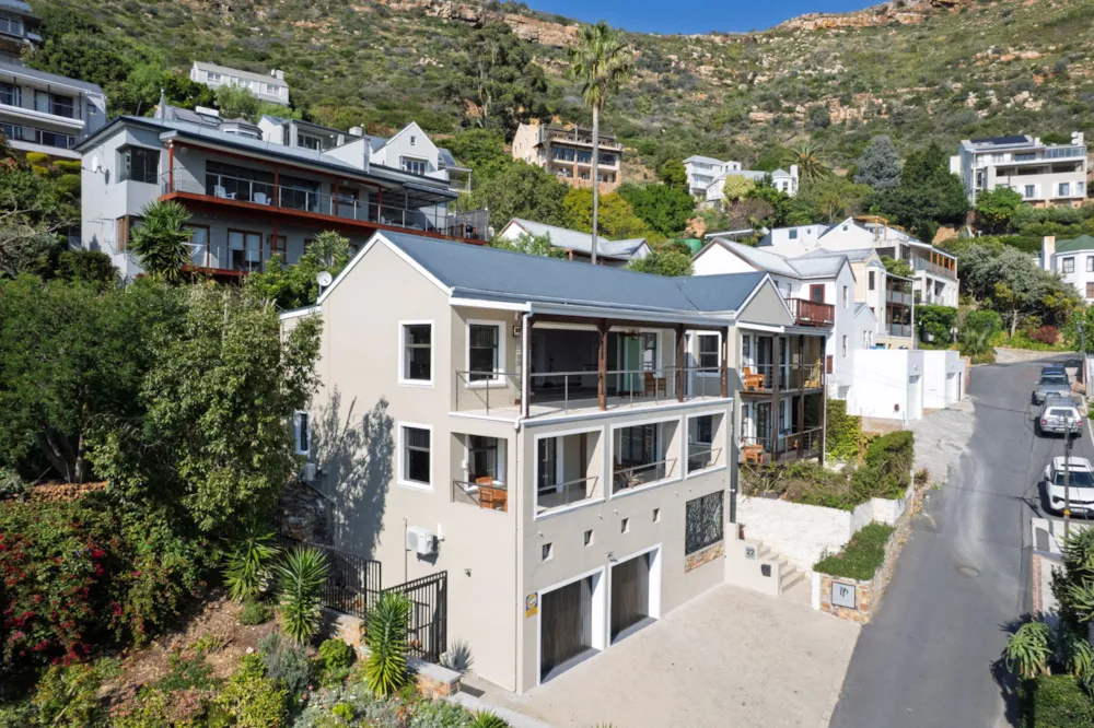 Double-storey house let in Simons Town - FHL1751995