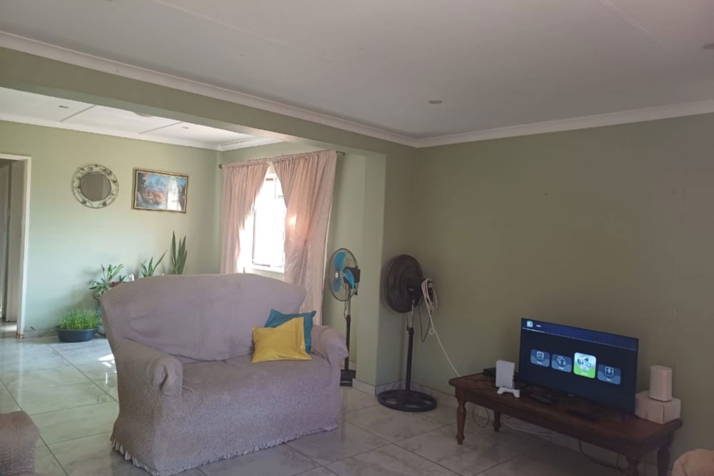 House for sale in Kalahari, Northern Cape - 1KAH1752024 House for sale in Kalahari, Northern Cape - 1KAH1752024
