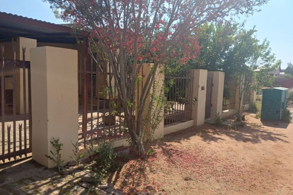 House for sale in Kalahari, Northern Cape - 1KAH1752024 House for sale in Kalahari, Northern Cape - 1KAH1752024