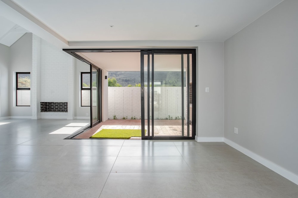 Security estate home for sale in Paarl South - VLV1753214