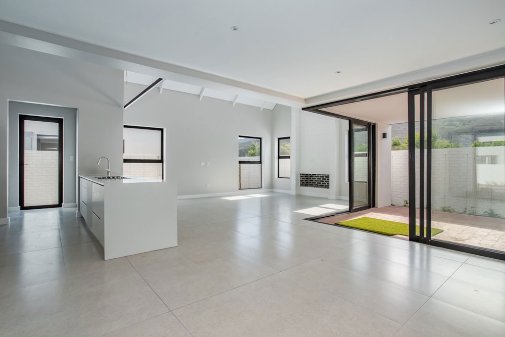 Security estate home for sale in Paarl South - VLV1753214