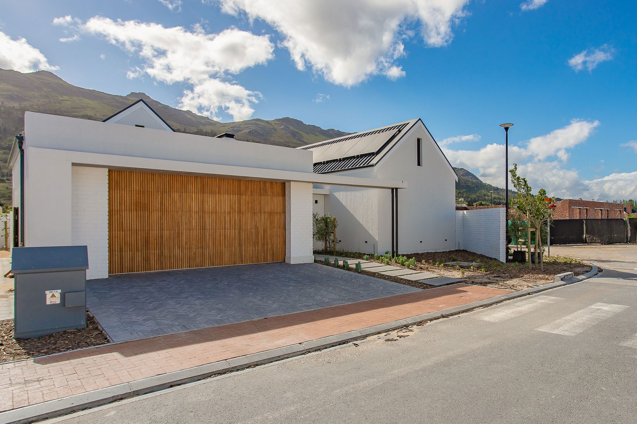 Security estate home for sale in Paarl South - VLV1753214