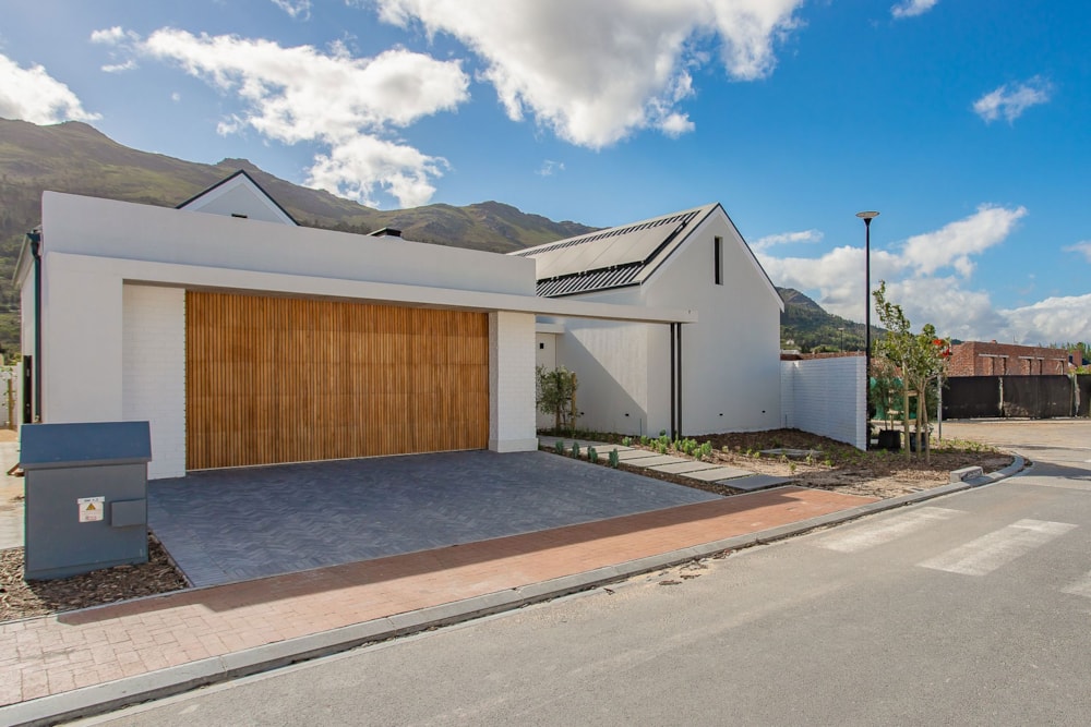 Security estate home for sale in Paarl South - VLV1753214