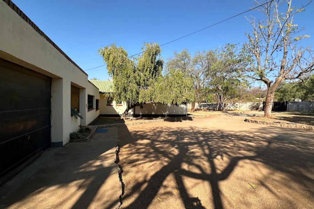 House for sale in Matabeleland, Zimbabwe - 3ZB1752042 House for sale in Matabeleland, Zimbabwe - 3ZB1752042