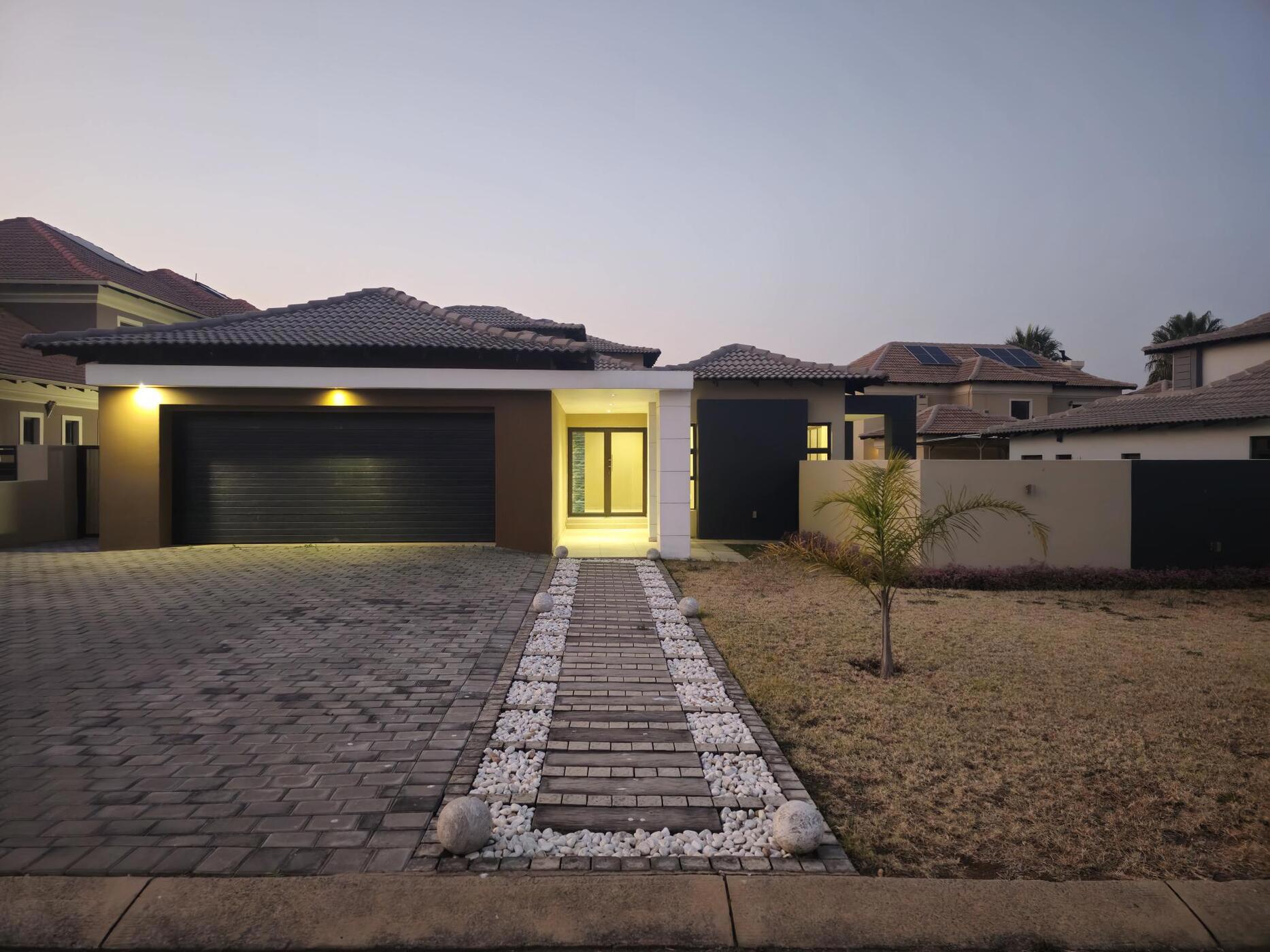 Double-storey house for sale in Savannah Country Estate - PT1752052