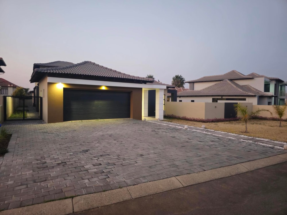 Double-storey house for sale in Savannah Country Estate - PT1752052 Double-storey house for sale in Savannah Country Estate - PT1752052