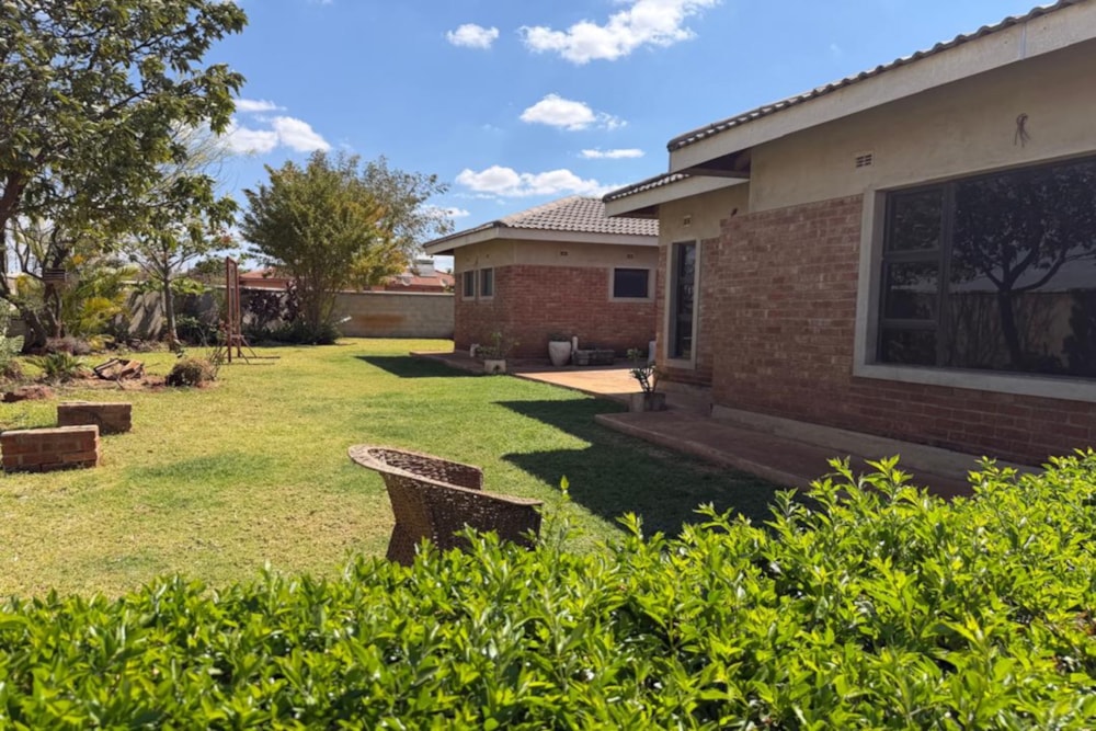 House for sale in Emhlangeni, Zimbabwe - 3ZB1752289 House for sale in Emhlangeni, Zimbabwe - 3ZB1752289