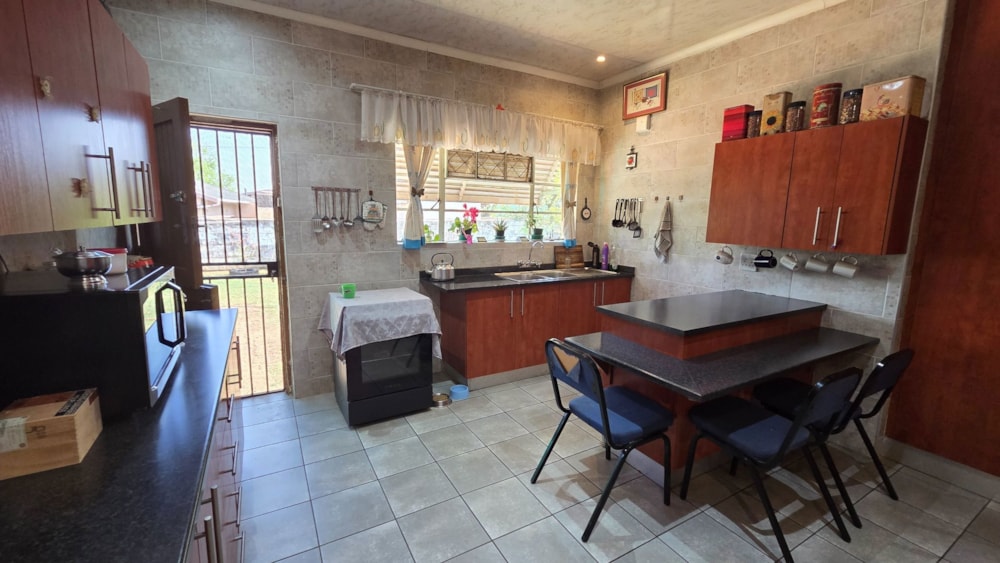 House for sale in Rensburg - 1SP1752126