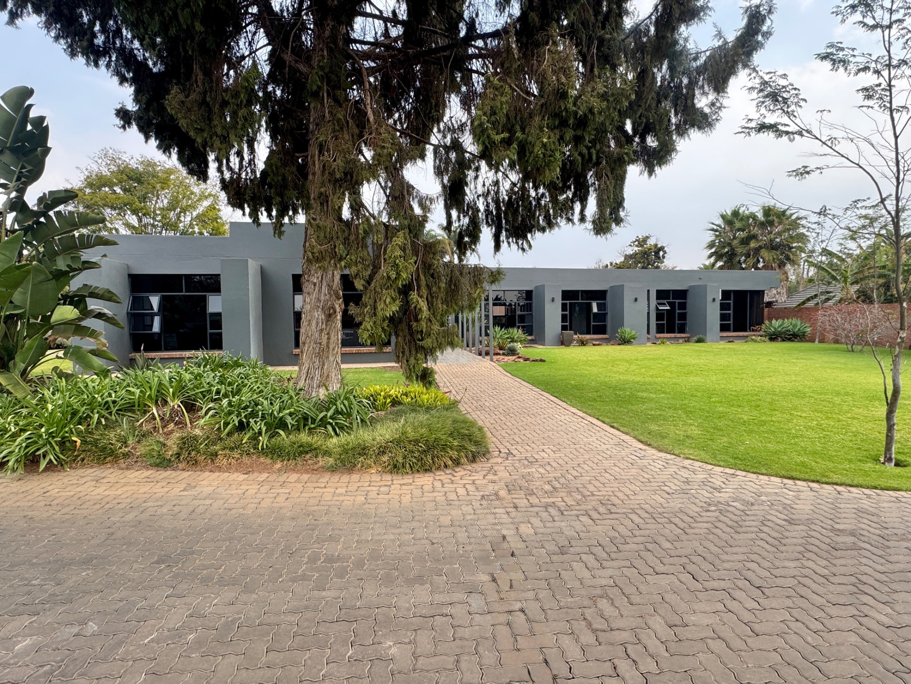 Commercial office to rent in Alexandra Park, Zimbabwe - 3ZB1753096