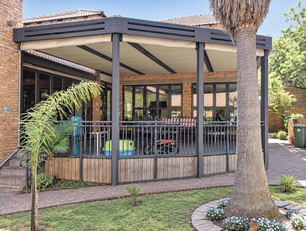 Mixed use farm for sale in Rustenburg Rural - 1RU1752219 Mixed use farm for sale in Rustenburg Rural - 1RU1752219