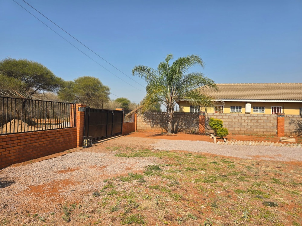 House for sale in Tlokweng, Botswana - 3BO1752228
