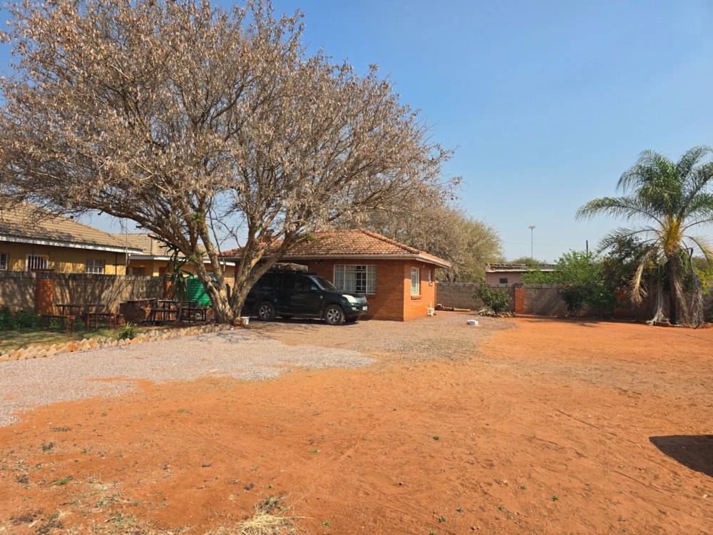House for sale in Tlokweng, Botswana - 3BO1752228