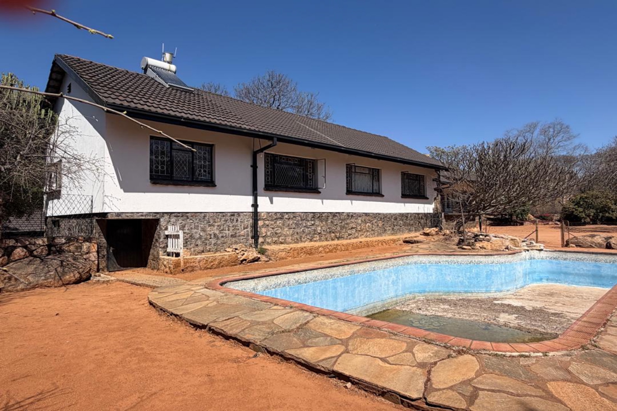 House for sale in Burnside, Bulawayo, Zimbabwe - 3ZB1752332