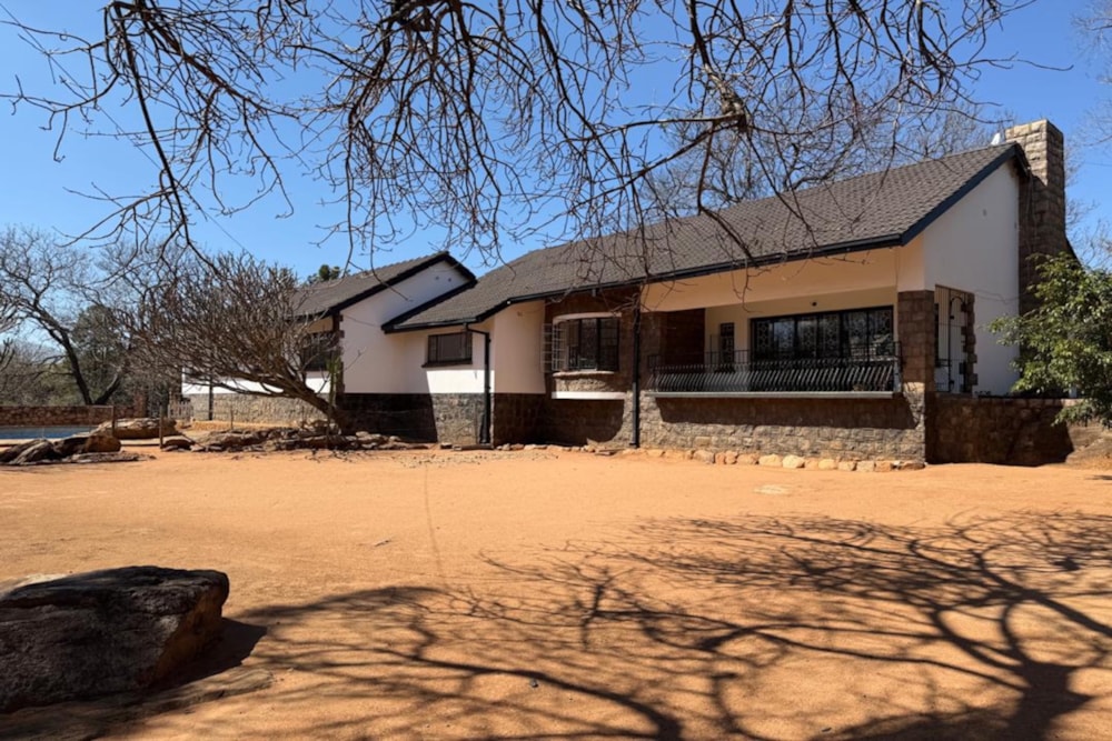 House for sale in Burnside, Bulawayo, Zimbabwe - 3ZB1752332