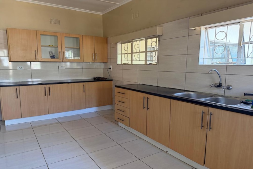 House for sale in Burnside, Bulawayo, Zimbabwe - 3ZB1752332