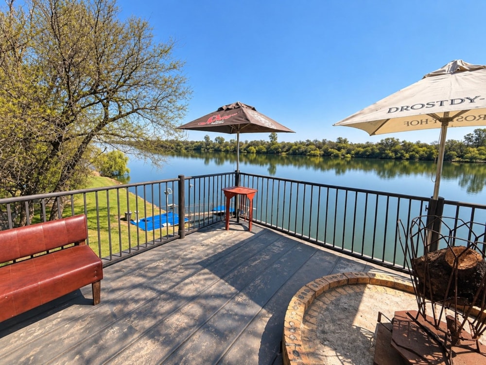 Lifestyle property for sale in Viljoenskroon - 1PCH1752363 Lifestyle property for sale in Viljoenskroon - 1PCH1752363