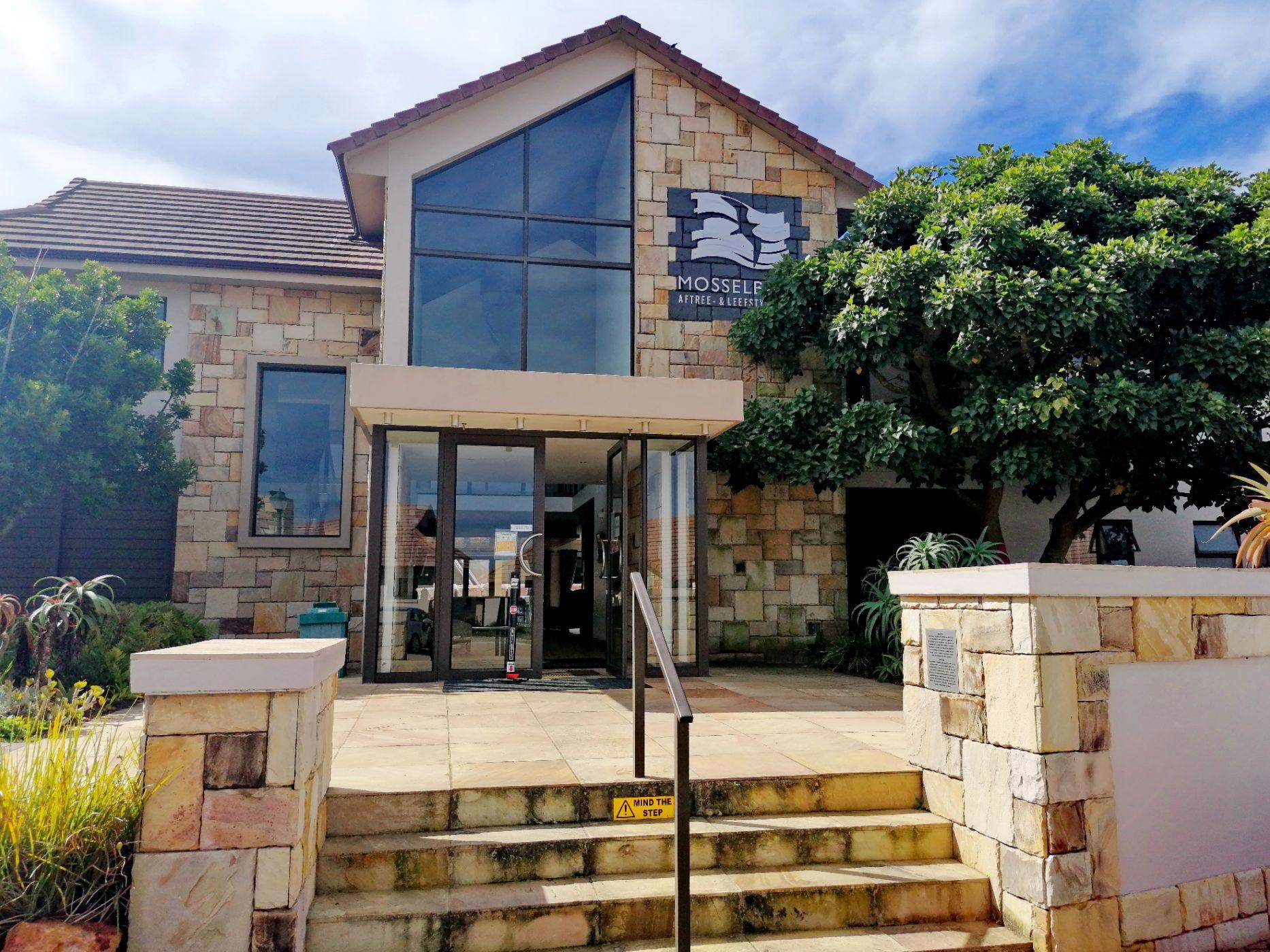 Bachelor retirement apartment to rent in Dana Bay - 1MB1752379