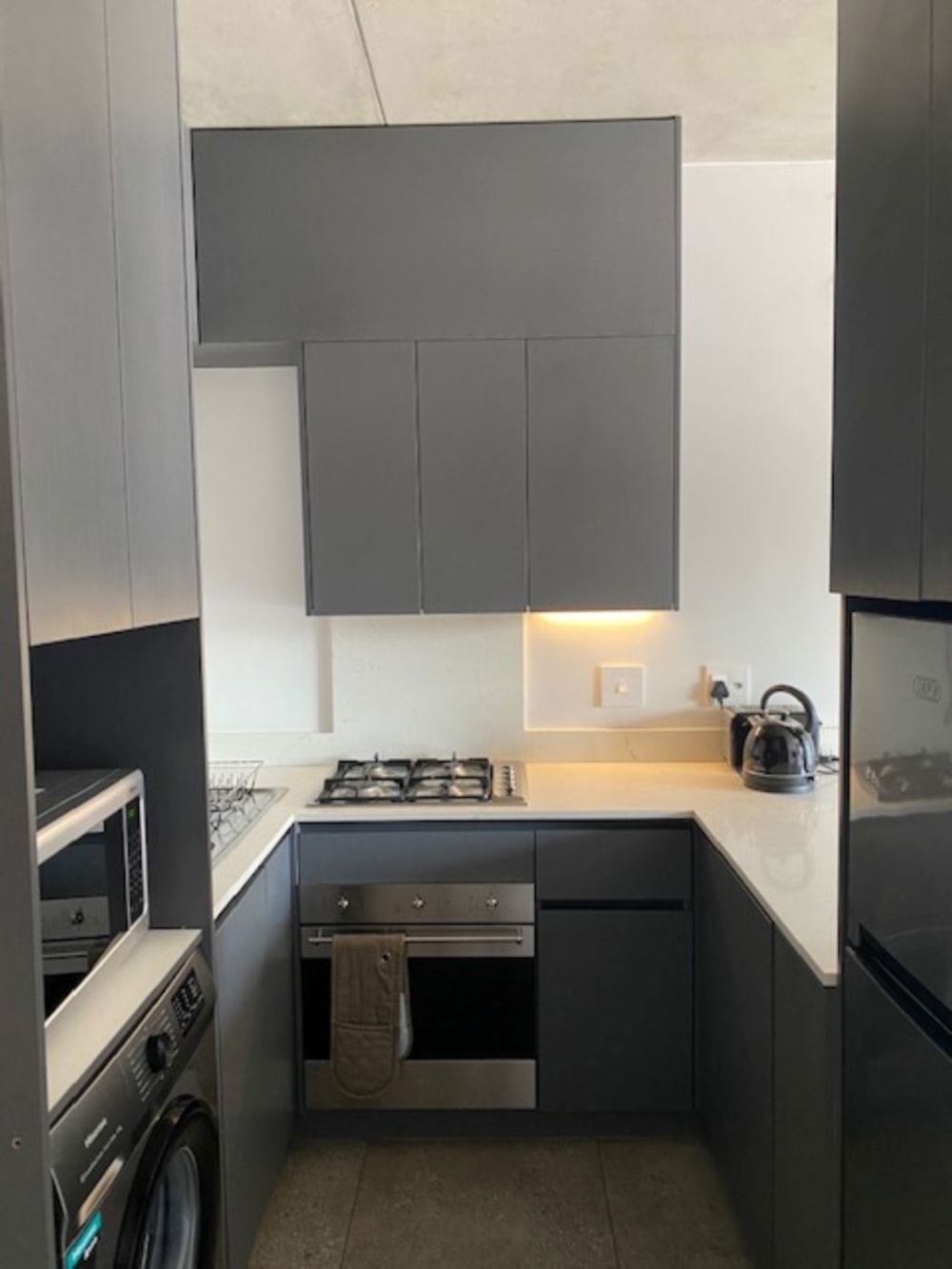 Bachelor apartment to rent in Hyde Park, Sandton - JBL1752515 Bachelor apartment to rent in Hyde Park, Sandton - JBL1752515