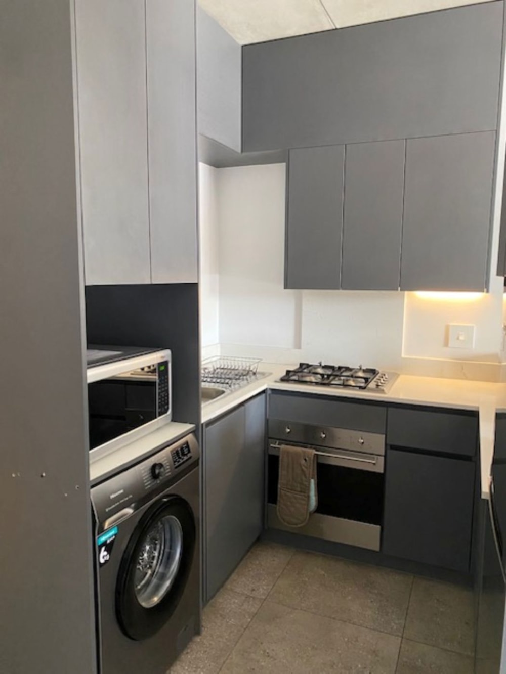 Bachelor apartment to rent in Hyde Park, Sandton - JBL1752515 Bachelor apartment to rent in Hyde Park, Sandton - JBL1752515