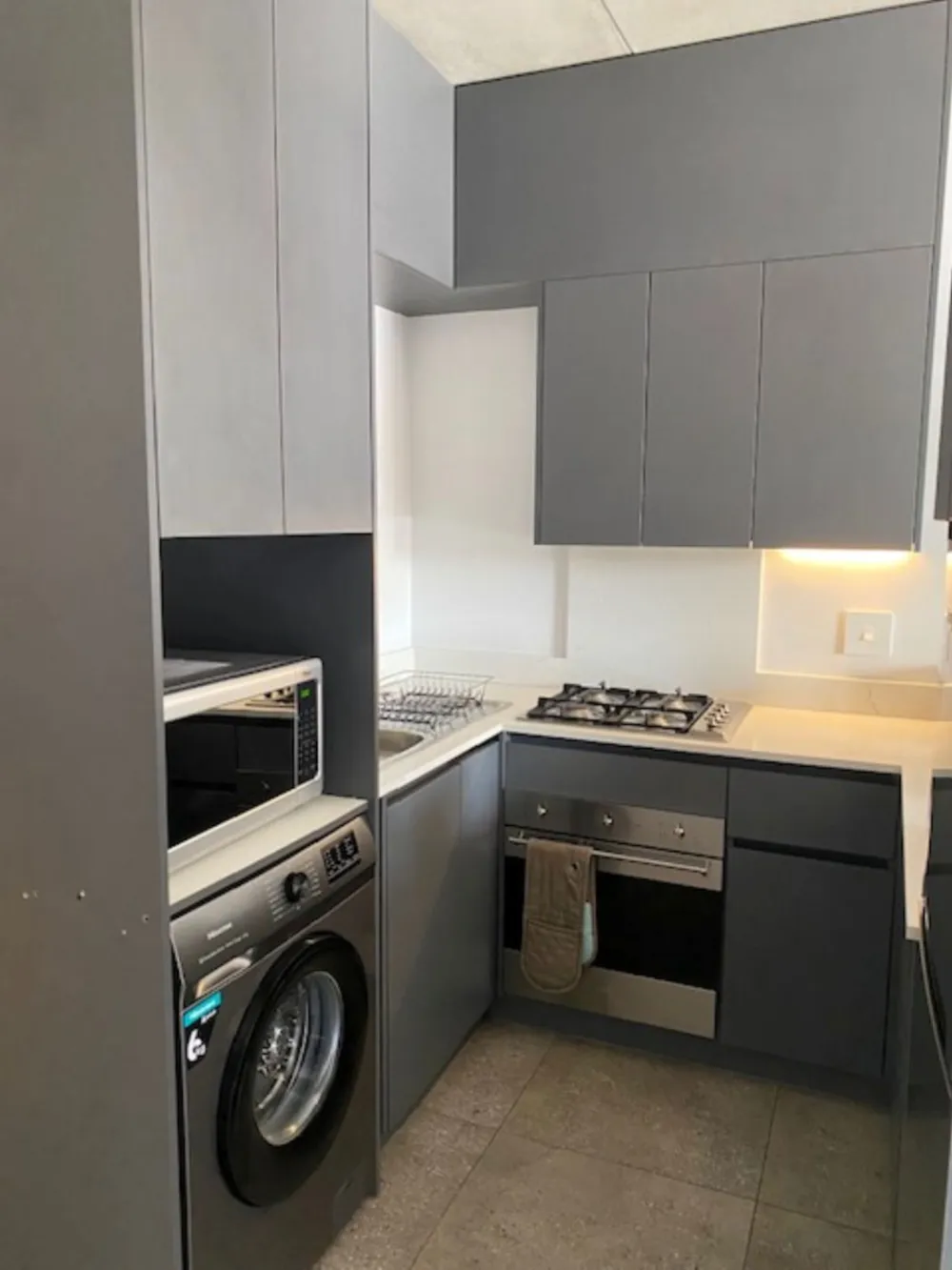 Bachelor apartment to rent in Hyde Park, Sandton - JBL1752515 Bachelor apartment to rent in Hyde Park, Sandton - JBL1752515