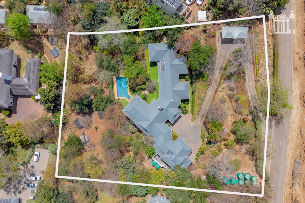Golf estate house for sale in Borrowdale Brooke, Zimbabwe - 3ZB1752452 Golf estate house for sale in Borrowdale Brooke, Zimbabwe - 3ZB1752452