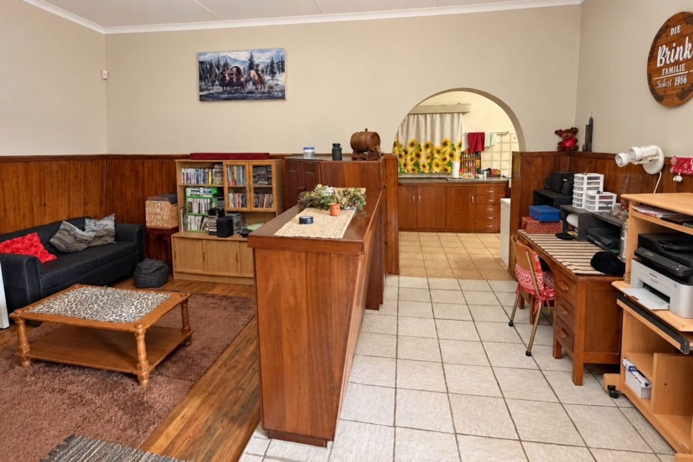 Single-storey house for sale in Upington Rural - 1KAH1753181 Single-storey house for sale in Upington Rural - 1KAH1753181
