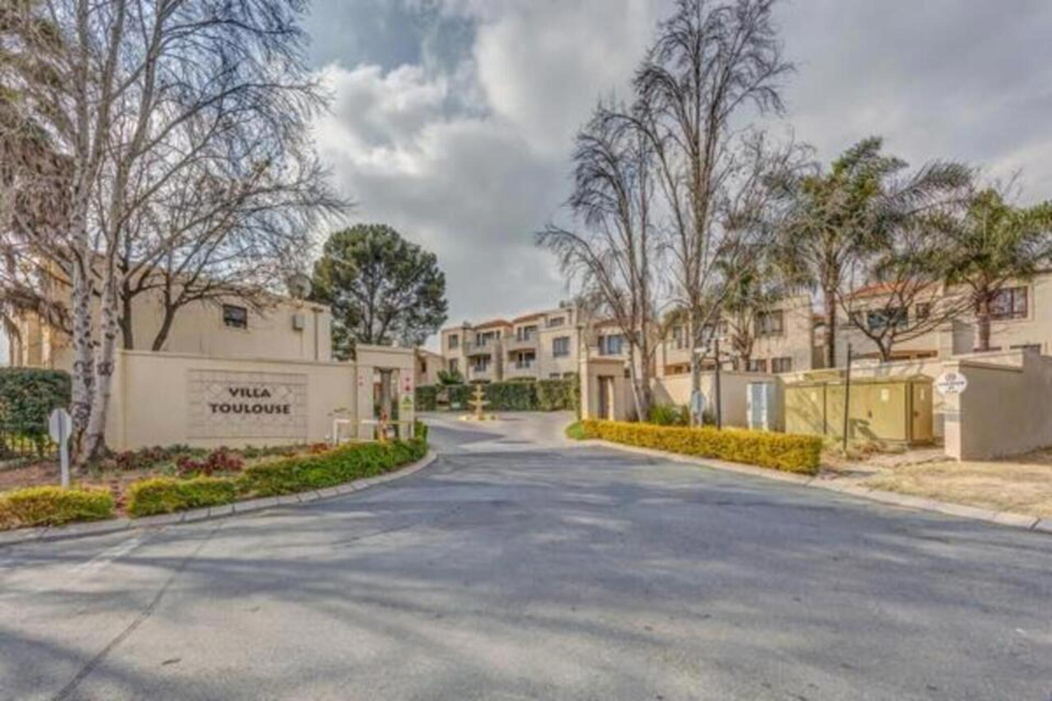 Apartment to rent in Fourways Area - FYL1752464
