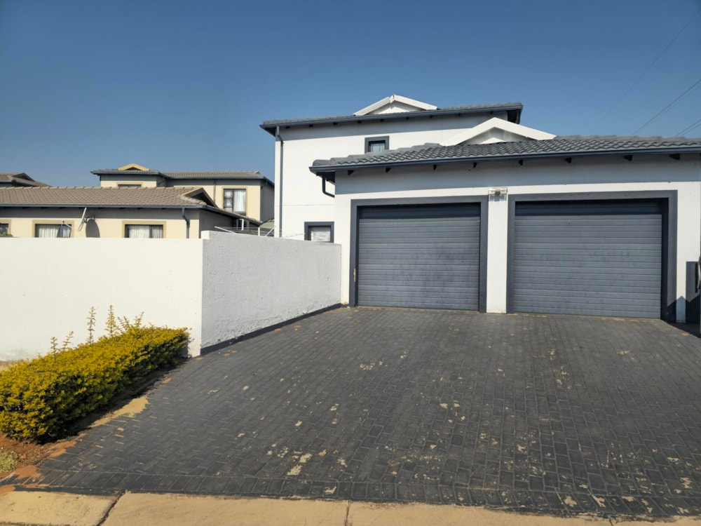 Double-storey house for sale in Amandasig - PTM1752471 Double-storey house for sale in Amandasig - PTM1752471