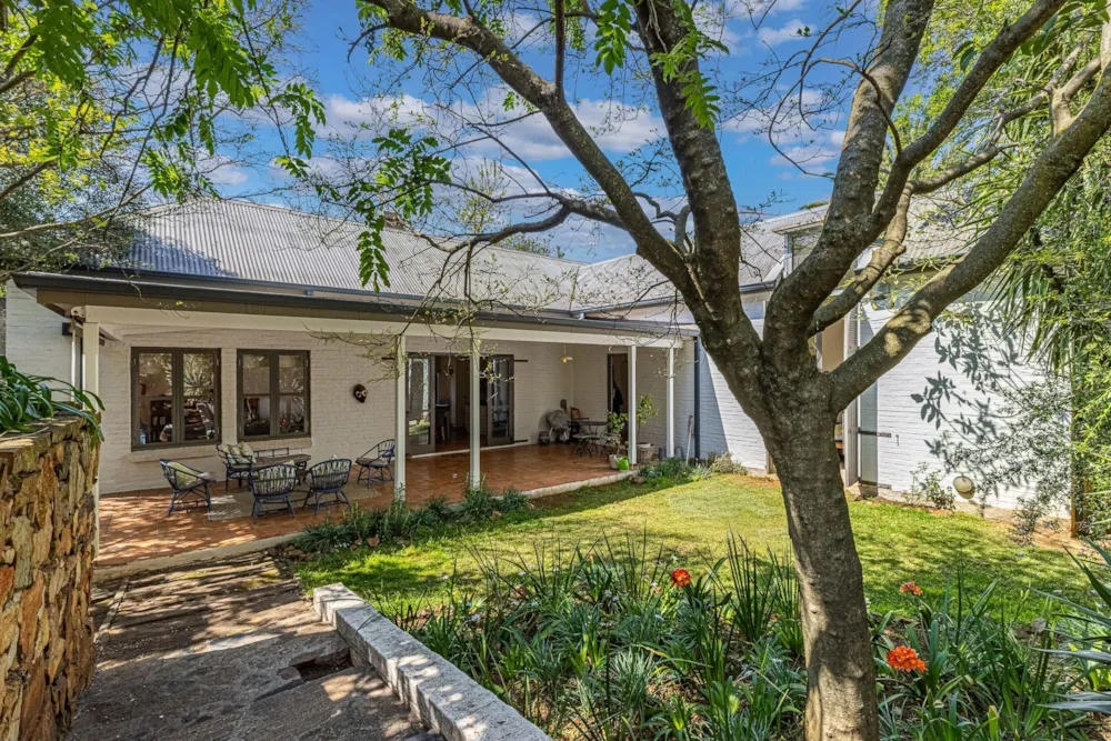 Cottage to rent in Parktown - JBL1752808 Cottage to rent in Parktown - JBL1752808