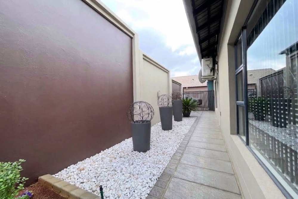 Townhouse for sale in  Vanderbijlpark SW 5 - 1VT1752488