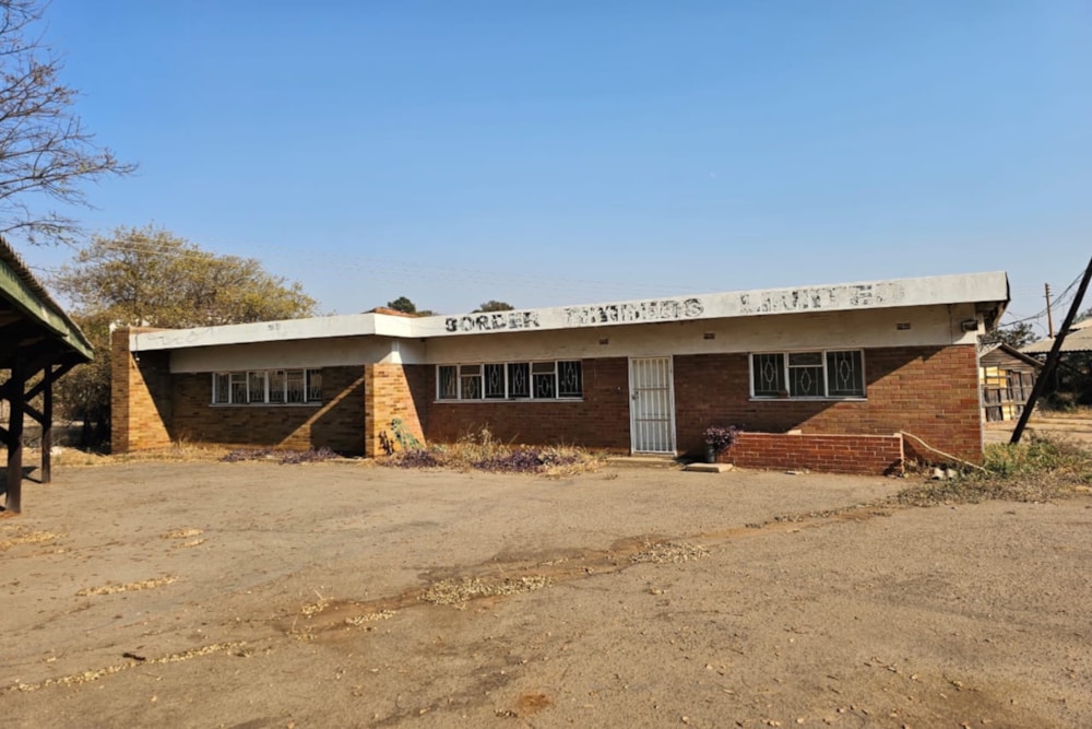 Commercial industrial property for sale in Donnington, Zimbabwe - 3ZB1752561 Commercial industrial property for sale in Donnington, Zimbabwe - 3ZB1752561