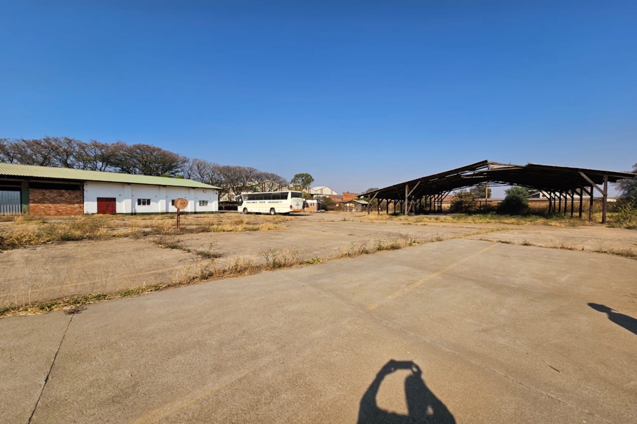 Commercial industrial property for sale in Donnington, Zimbabwe - 3ZB1752561