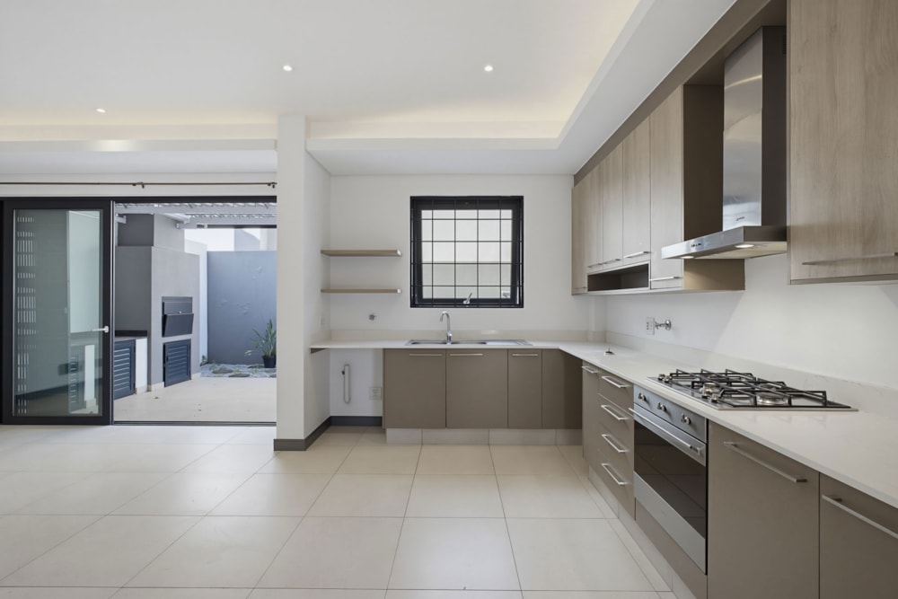 Townhouse to rent in Bryanston - JBL1752571 Townhouse to rent in Bryanston - JBL1752571