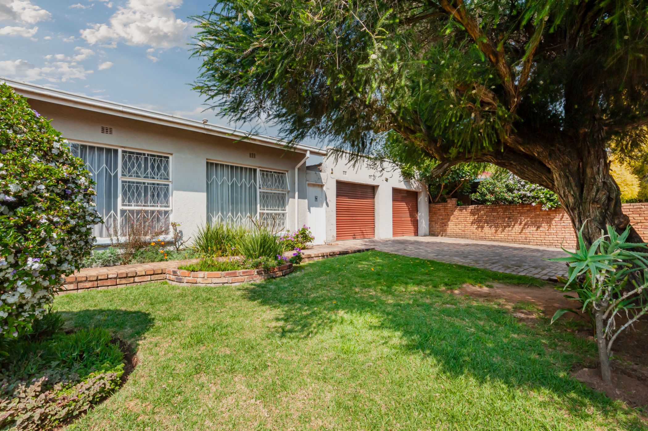 House for sale in The Hill, Johannesburg - 1GV1752575