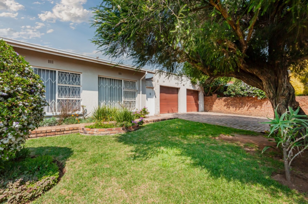 House for sale in The Hill, Johannesburg - 1GV1752575