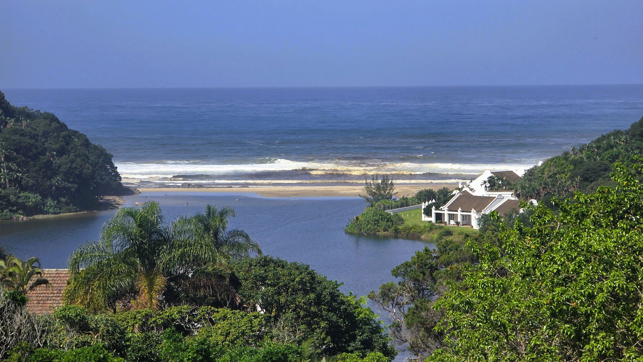Lagoon-front villa for sale in Port Edward - 1PD1752591