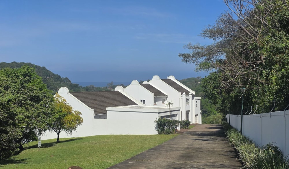 Lagoon-front villa for sale in Port Edward - 1PD1752591 Lagoon-front villa for sale in Port Edward - 1PD1752591